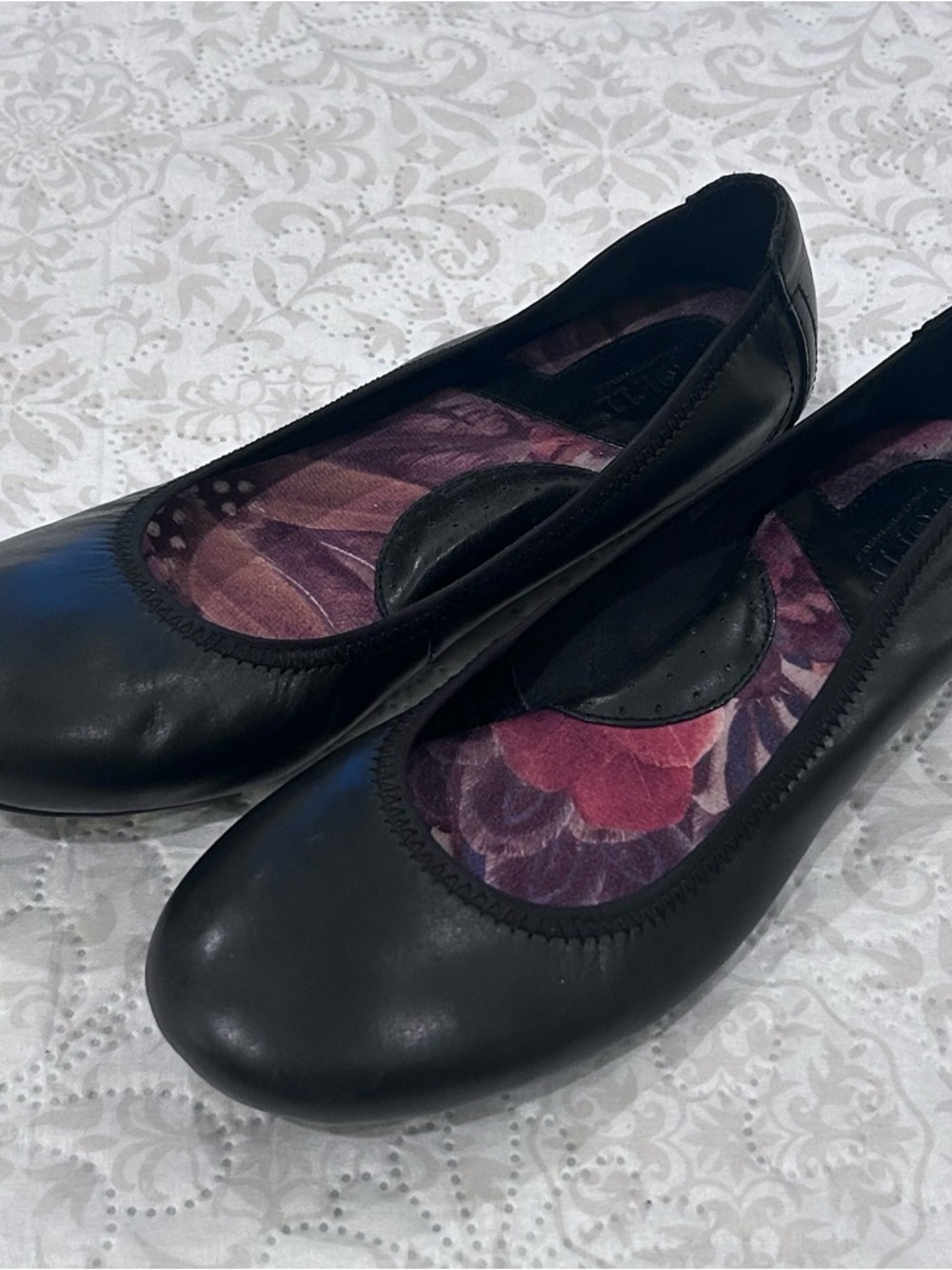 Born Julianne Ballet Flats Black Leather Women's Sz. 8.5 M Casual Slip On Shoes